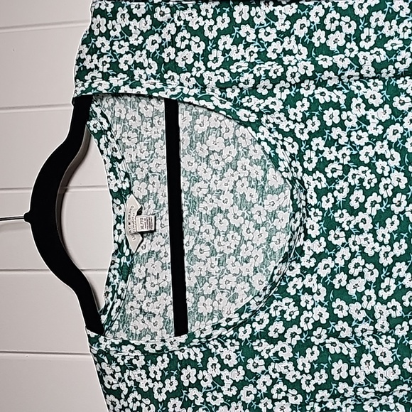 Lucky Brand XL green floral tshirt - Picture 3 of 10